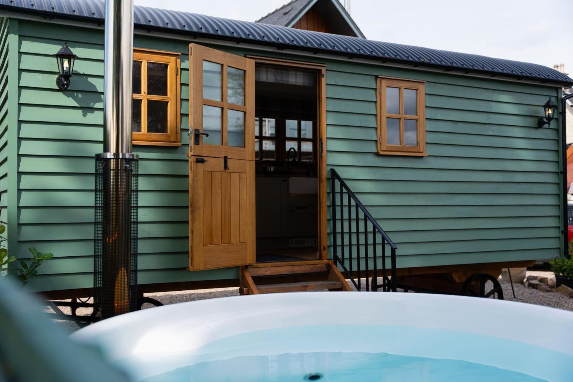 Driftwood & Hot Tub Villa Fort William Exterior photo